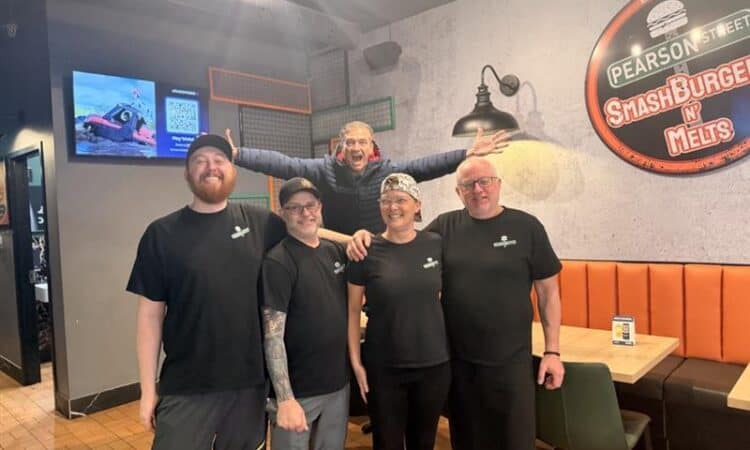 It was great to stop in at Pearson Street Smashburgers N’ Melts on Cyrville Road as they marked one year at this location and announced the addition of breakfast to their already popular menu.